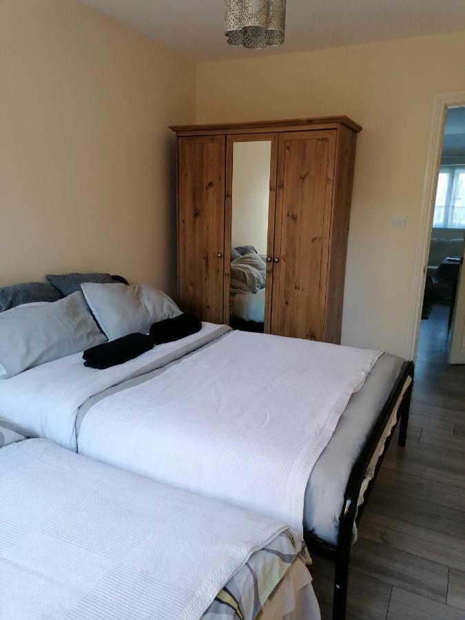 Chantilly Apartamento Ickenham Exterior foto